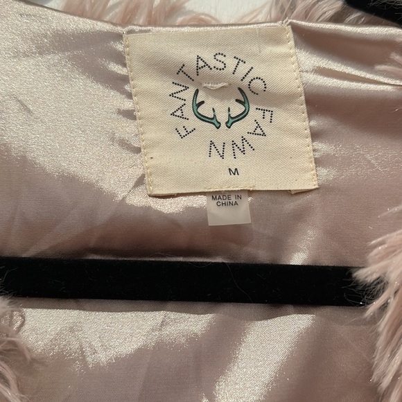 Fantastic Fawn faux fur jacket in blush pink - Picture 2 of 3